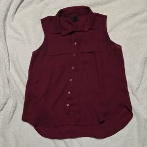 Worthington Sleeveless Maroon Blouse